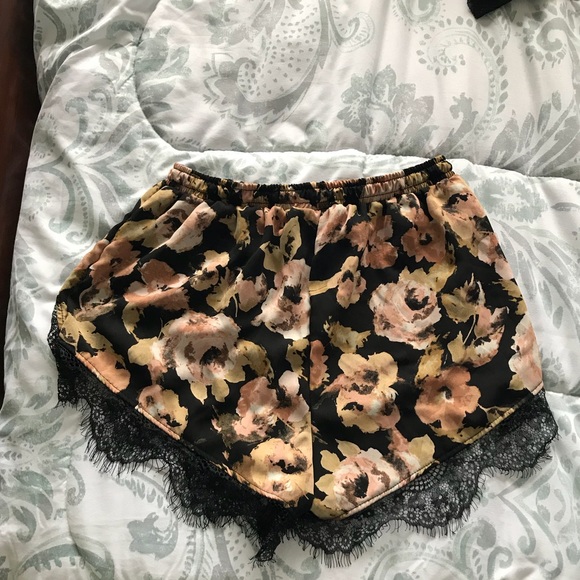 Flower Shorts - Picture 2 of 2